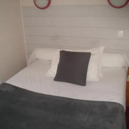 Hotel Les Chiens Du Guet